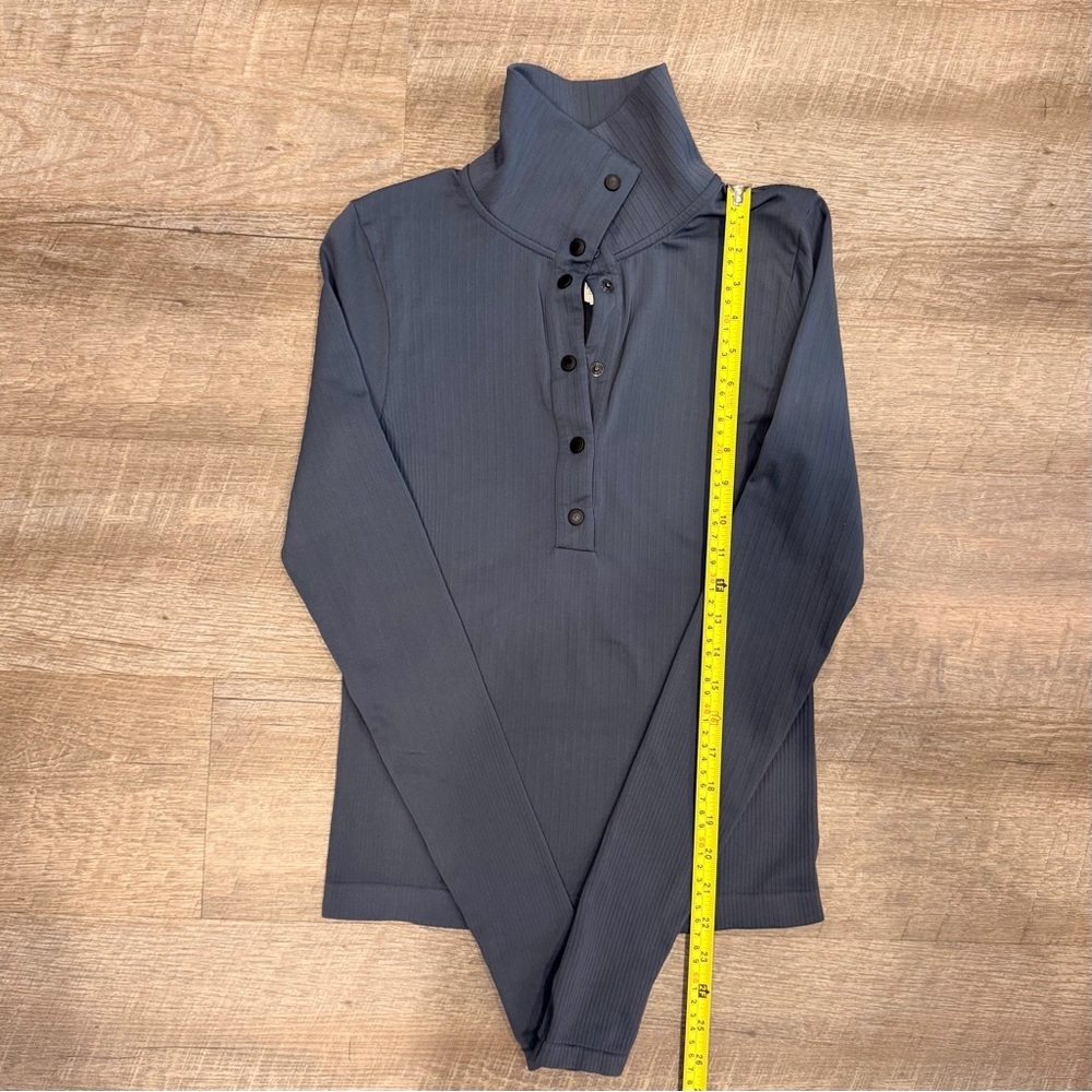 Athleta Flurry Seamless Henley Long Sleeve Granite Blue XS Fitted Top - Picture 6 of 8